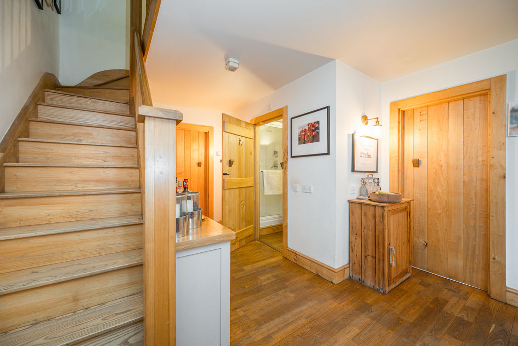 Entrance Hall- click for photo gallery